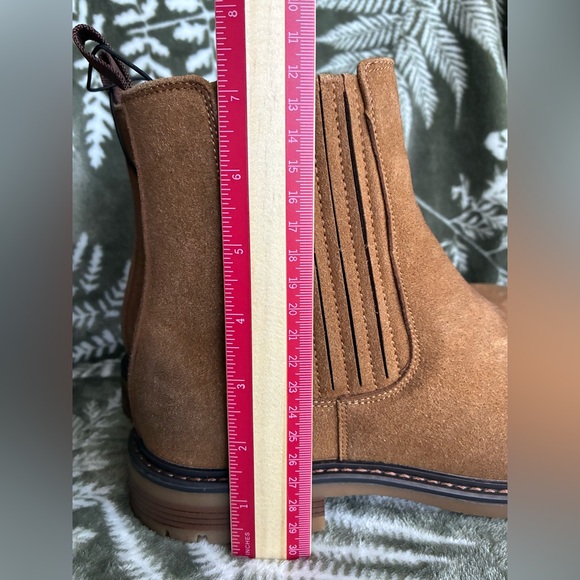 Cliffs by WHITE MOUNTAIN Brown Chelsea Boots - Picture 3 of 14